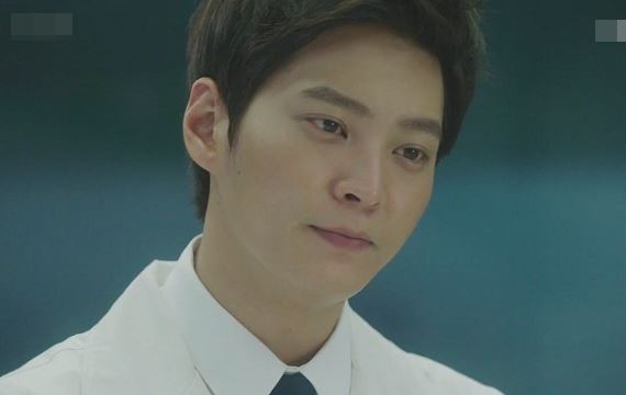 Kiếm 50 triệu/tháng vẫn không dám gửi cho bố mẹ đồng nào, nhưng tôi quyết ly hôn vì câu nói lạnh lùng của vợ lúc mẹ chồng ốm