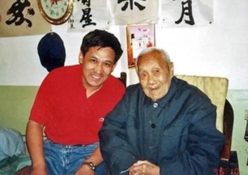Ông Sun Yaoting và sử gia Jia tại nhà trong một bức ảnh năm 1996.