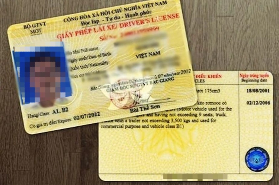 Đang bị tạm giữ GPLX tích hợp thì có được lái xe không?