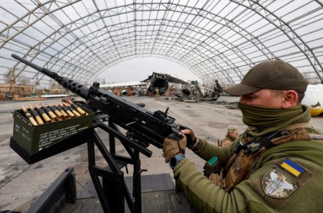 Ukraine d&#xF9;ng s&#xFA;ng h&#x1A1;n 100 tu&#x1ED5;i b&#x1EAF;n h&#x1EA1; UAV Nga