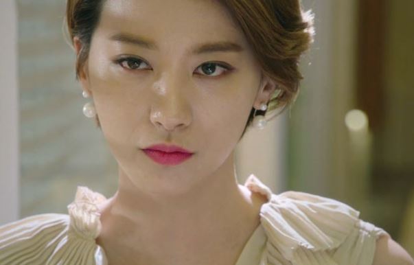 Tình cờ nghe được câu hỏi của mẹ chồng, tôi buồn cười lắm nhưng vẫn phải nín nhịn, ngờ đâu một tuần sau lại phải “bó tay toàn tập" trước lời tỉ tê khuyên giải của bà