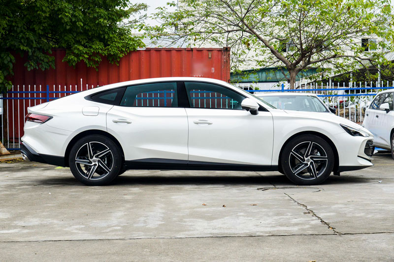 Đối thủ mới của Toyota Camry sắp ra mắt tại Việt Nam, giá hơn 700 triệu đồng