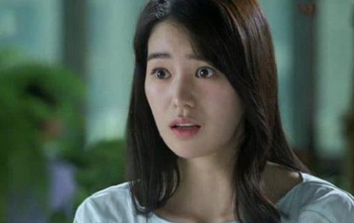 Mẹ chồng cũ gọi điện nói nhớ cháu gái mà quên cúp máy, tôi tình cờ nghe xong cuộc nói chuyện mà sững sờ