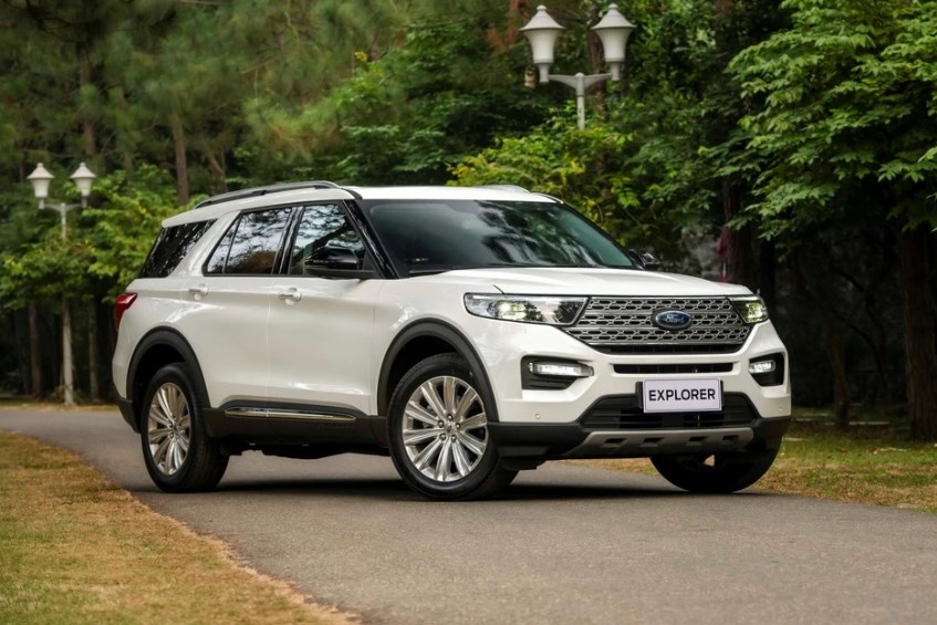 Ford Explorer tăng giá mạnh tại Việt Nam