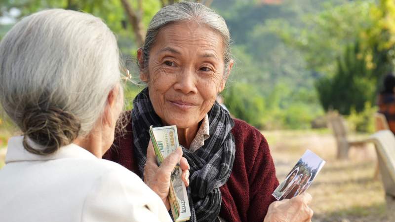 Nhân vật đỉnh nhất Lật Mặt 7 gọi tên bà Hai, ngồi một chỗ vẫn "gánh" đàn con còng lưng