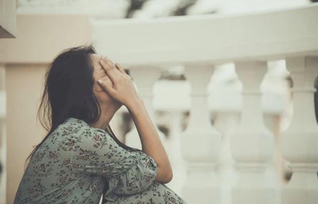 Ly hôn 5 năm, chồng cũ đột nhiên tới tận nhà ôm chầm lấy tôi rồi đòi sống chung nhưng tôi né tránh thì lập tức anh ta trở mặt đòi 2 tỷ từ giá trị căn nhà mà mẹ con tôi đang ở