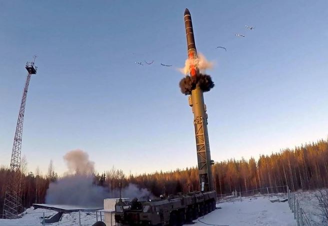 RS-26 Rubezh là câu trả lời của Nga trước tên lửa tầm ngắn và tầm trung của Mỹ