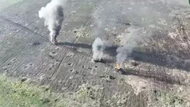 UAV Ukraine bắn xuyên lồng bảo vệ, phá hủy xe bọc thép của Nga