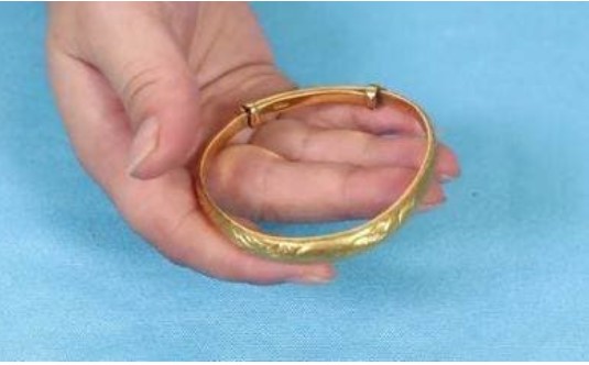 Mua vòng tay bằng vàng đặc hay rỗng thì tốt hơn? Hôm nay mình mới biết, đừng mua nhầm