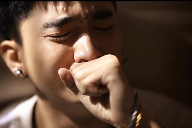 Vẫn giữ mãi hình bóng người cũ suốt 10 năm trời nhưng khi tình cờ gặp lại cô ấy ở sân bay, tôi bỗng thấy sụp đổ