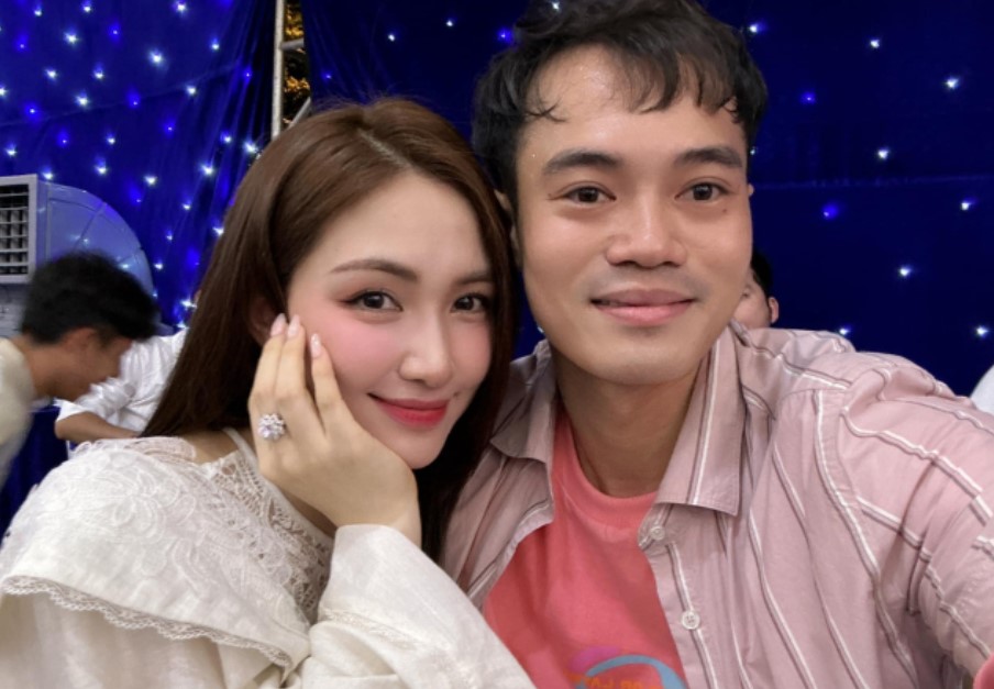 Văn Toàn bất ngờ tiết lộ về mối quan hệ với Hòa Minzy trên truyền hình