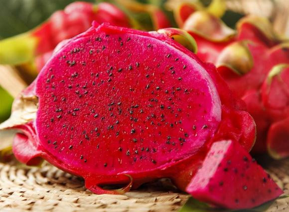 Vỏ thanh long còn thừa đừng vứt đi bạn nhé! Không ngờ nó lại có tác dụng mạnh mẽ như vậy, thực sự hữu ích