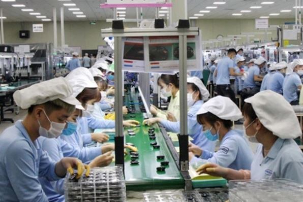 6 quyền lợi người lao động được hưởng khi tăng lương tối thiểu vùng từ 1/7