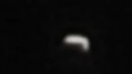 Người phụ nữ bất ngờ khi nhìn thấy 2 ’UFO’, 1 chiếc trông giống được Hải quân Hoa Kỳ phát hiện năm 2004