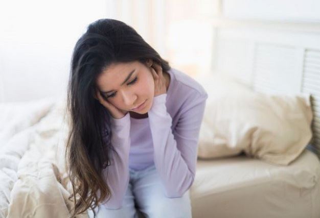 Bàn với mẹ chồng sẽ nghỉ làm ở nhà chăm con, bà “dội ngay một gáo nước lạnh” khiến tôi uất ức tận cổ