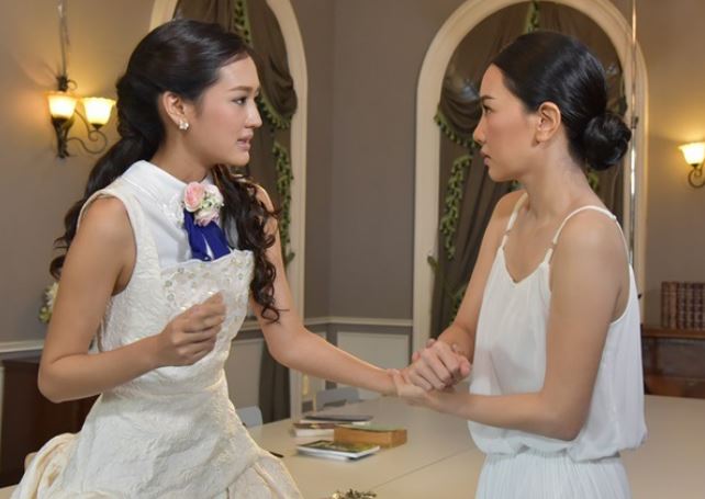 Bỗng dưng bố chồng đưa con riêng về mà mẹ chồng vui vẻ đồng ý, tôi thấy khả nghi nên tìm hiểu sự thật và chết điếng khi biết thân phận mẹ đứa bé