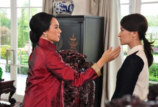 Nghe con dâu thông báo có bầu mẹ chồng thưởng nóng căn hộ 2 tỷ để ở riêng nhưng khi vô tình nghe được cuộc điện thoại bà mới sững sờ chết lặng