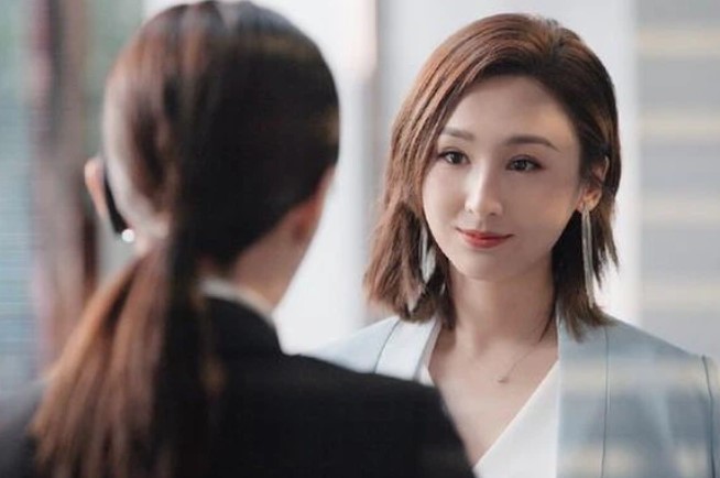 Vô tình gặp vợ cũ của chồng ở chợ, chị ta khiêu khích một tràng, tôi đáp lại một câu đủ khiến ả ê chề, nhục nhã bỏ đi