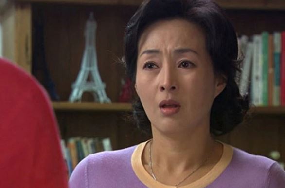 Con dâu bị bà hàng xóm nói xoáy phải sinh thêm thằng con trai, mẹ chồng tôi liền hỏi một câu khiến bà phát ngượng