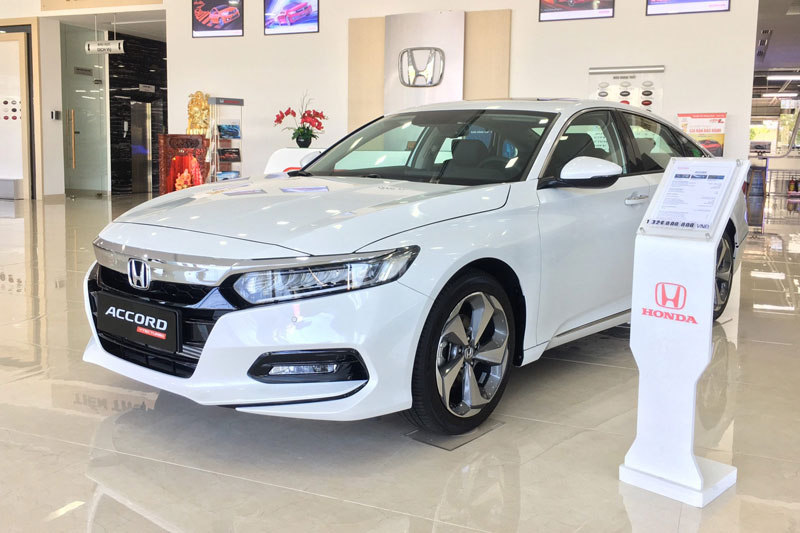 Chống ế, đối thủ của Toyota Camry giảm giá 220 triệu đồng tại Việt Nam