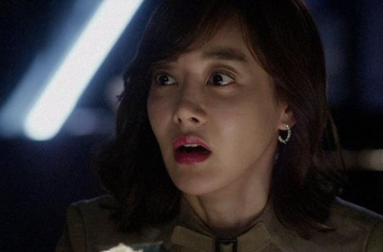 Chứng kiến màn đối thoại gay gắt của 3 bà cháu, tôi kinh ngạc hiểu ra nguyên nhân bao lâu nay mẹ chồng nhất quyết không cầm tiền tôi đưa và còn đòi ăn riêng