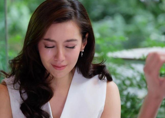 Cầm cái áo mẹ chồng mua tặng, em ứa nước mắt khi thấy bàn tay tróc da, lạnh tái và khuôn miệng móm mém mỉm cười của mẹ