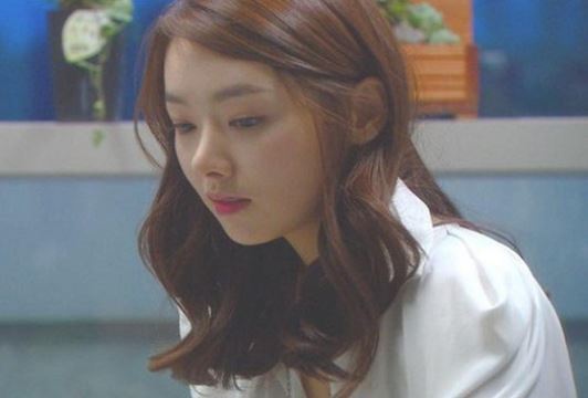 Chồng vừa nhìn thấy bức tranh cả chục triệu mẹ tôi treo trên tường thì đập bàn tức tối bỏ về, tôi ngơ ngác hỏi mẹ và bất ngờ với những gì bà giấu