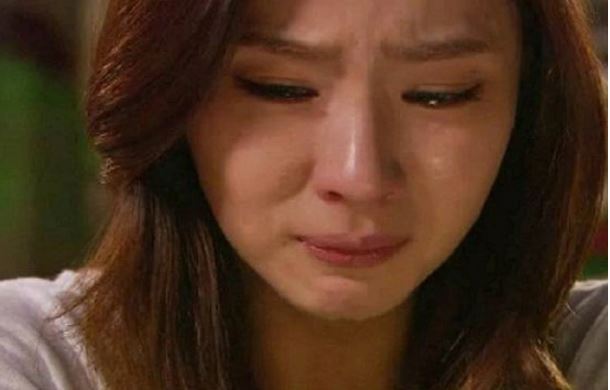 Mẹ chồng cho 50 triệu để tôi tổ chức tiệc sinh nhật con trai tròn 1 tuổi nhưng đến khi xem những video mẹ chồng hồ hởi quay lại, tôi chỉ biết trùm chăn khóc thầm