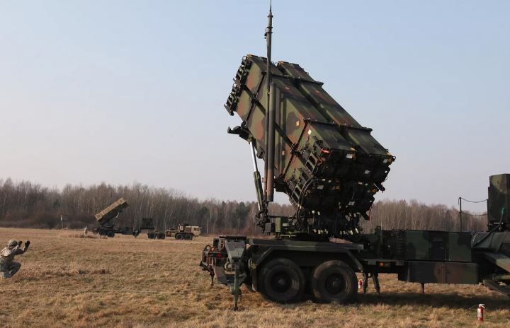 Ngoại trưởng Anh bác khả năng NATO đánh chặn tên lửa Nga trên bầu trời Ukraine