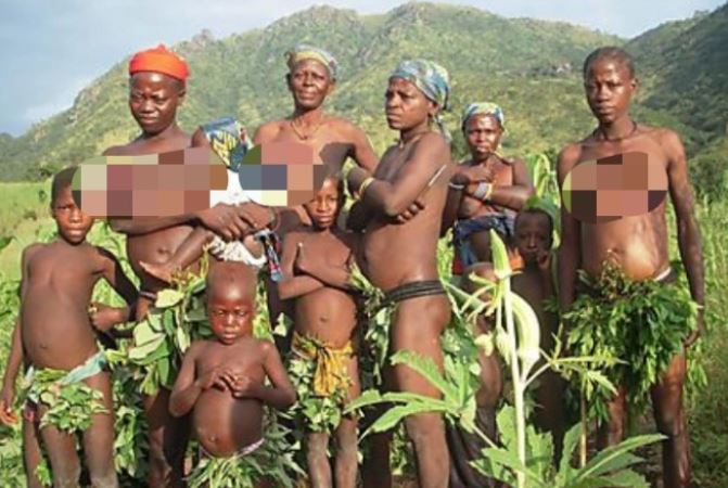 Bộ tộc gây sốc: Phụ nữ sợ mặc quần áo, đàn ông sẵn sàng chia sẻ vợ cho bạn bè và khách đến thăm nhà