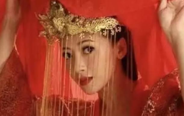 Làm thế nào để kiểm tra xem phụ nữ thời xưa có còn trinh hay không? Một phương pháp đơn giản khiến phái đẹp vô cùng xấu hổ!