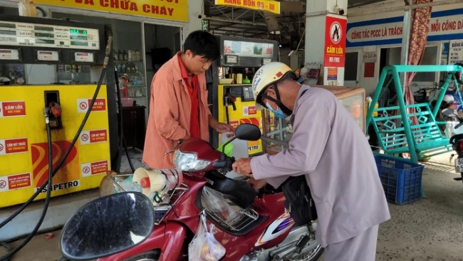 Kiến nghị giữ nguyên quy định thương nhân phân phối được mua xăng dầu từ nhiều đầu mối 