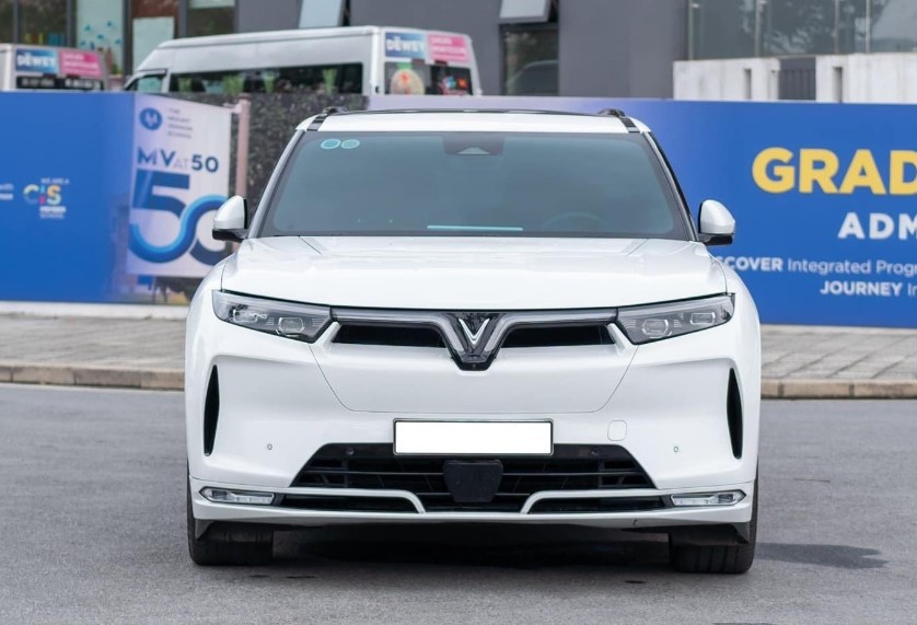 Mới chạy 10.000 km, VinFast VF 9 'lướt' lên sàn xe cũ với giá ngỡ ngàng