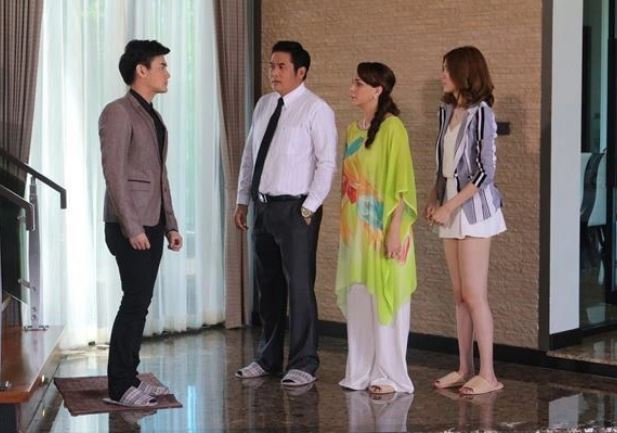 Bắt gặp con dâu lén chuyển cho bố mẹ đẻ 2 tỷ, mẹ chồng mắng "ăn cây táo, rào cây sung", nhưng khi sự thật được phơi bày bà lại xấu hổ xin lỗi