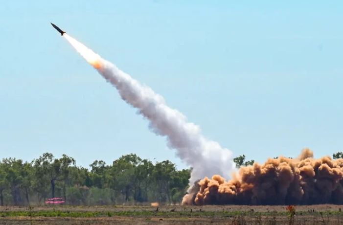 Nga tuyên bố bắn hạ loạt tên lửa ATACMS ở Crimea