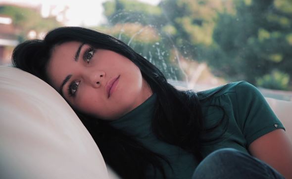 Lén trốn mẹ chồng đi tắm gội trong thời gian ở cữ, tôi nào ngờ vừa bước ra khỏi phòng tắm, bà đã đứng sẵn ở cửa