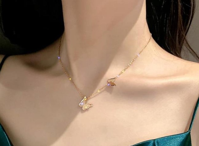 Khi phụ nữ đeo vòng cổ, vàng hay bạc tốt hơn? Sau khi nghe các chuyên gia chia sẻ, thật may mắn là tôi đã có sự lựa chọn đúng đắn trước khi mua