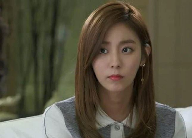 Con dâu mua tặng mẹ đẻ vòng vàng khiến chồng giận tím mặt nhưng phản ứng của mẹ chồng không có quà mới là điều đáng ngạc nhiên