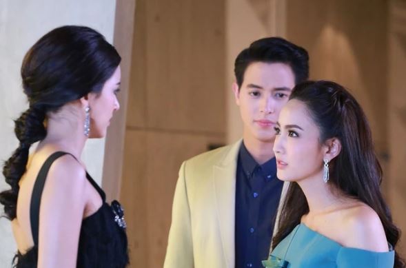 Con riêng của chồng đổi vạ "mẹ kế đánh con chồng", vô tình nghe được cuộc nói chuyện tôi mới ngớ người trước những lời xúi bẩy hèn hạ của mẹ thằng bé