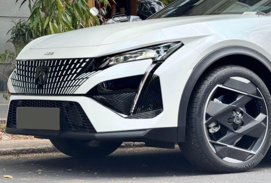 Tân binh Peugeot 408 lăn bánh vài tháng rao bán với giá khó tin