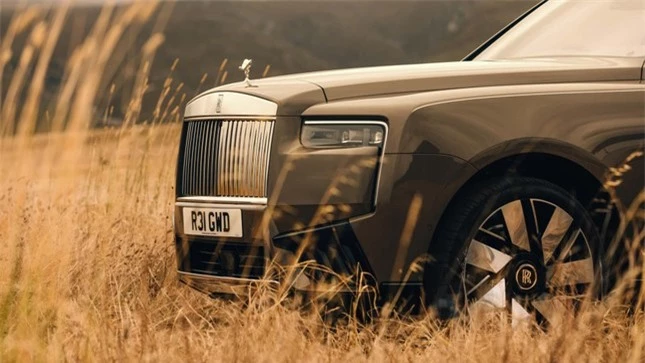 Rolls-Royce Cullinan thế hệ mới lộ diện ảnh 11