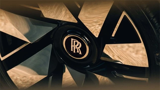 Rolls-Royce Cullinan thế hệ mới lộ diện ảnh 17