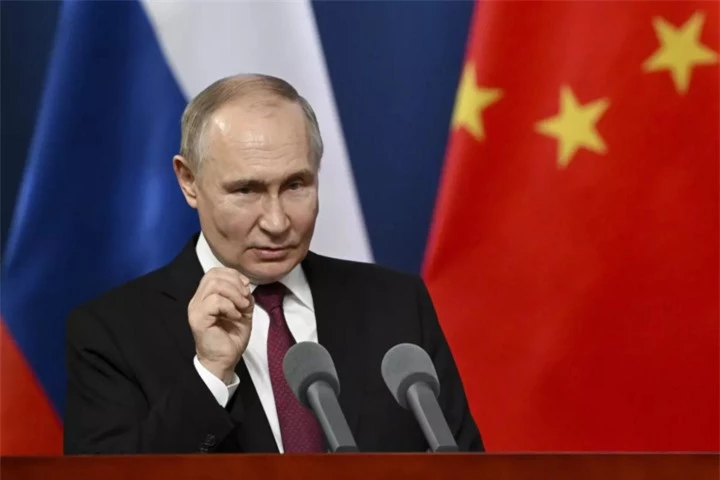 Tổng thống Putin cho biết Nga muốn lập vùng đệm ở phía đông bắc Ukraine. (Ảnh: AP)