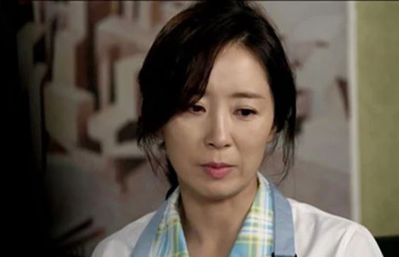 Bố mẹ chồng mở tiệc ăn mừng, vợ chồng tôi ngơ ngác với "que thử thai 2 vạch", đến khi tìm ra thủ phạm thì cả nhà náo loạn một phen