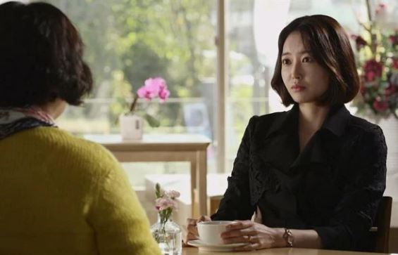 Con dâu cố tình "trả đũa" mẹ chồng trong bữa cơm, ai dè phản ứng của bà lại lạ kỳ và buông ra câu nói có sức nặng ghê gớm