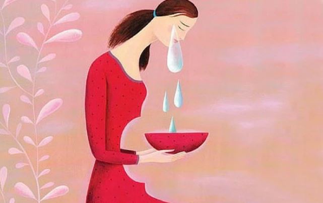 Thấy mẹ chồng hay khóc lóc lúc nửa đêm, em lén theo dõi và phát hiện bí mật kinh hoàng nhưng không dám nói với ai