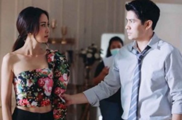 Ly hôn 2 năm, chồng cũ hối hận xin quay lại, tôi đồng ý nhưng vừa nói điều kiện đã dọa anh ta "xách dép chạy"