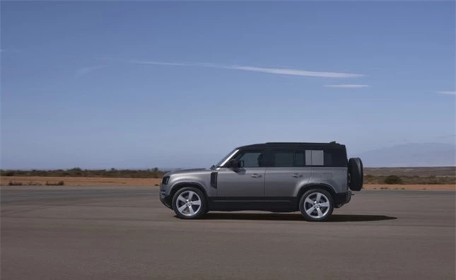 Land Rover Defender thế hệ tiếp theo trình làng với động cơ mới ảnh 11