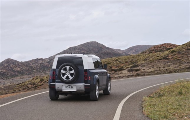 Land Rover Defender thế hệ tiếp theo trình làng với động cơ mới ảnh 13