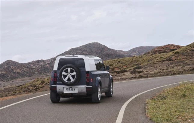 Land Rover Defender thế hệ tiếp theo trình làng với động cơ mới ảnh 13